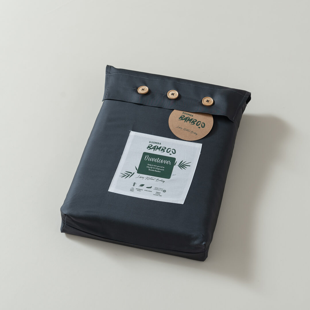 Foto van een verpakking van een Space Blue Premium bamboe dekbedovertrek 