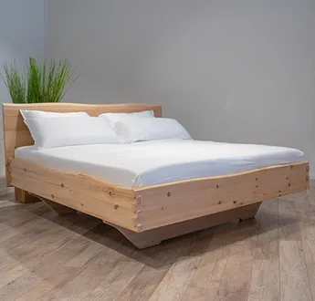 Bamboe hoeslaken wit om een matras met twee bijpassende kussenslopen, vooraanzicht