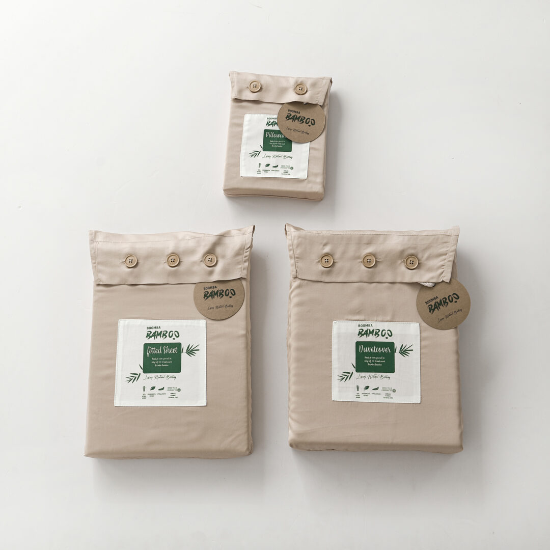 Foto van de verpakkingen van bamboe beddengoed Soft Taupe (licht bruin)