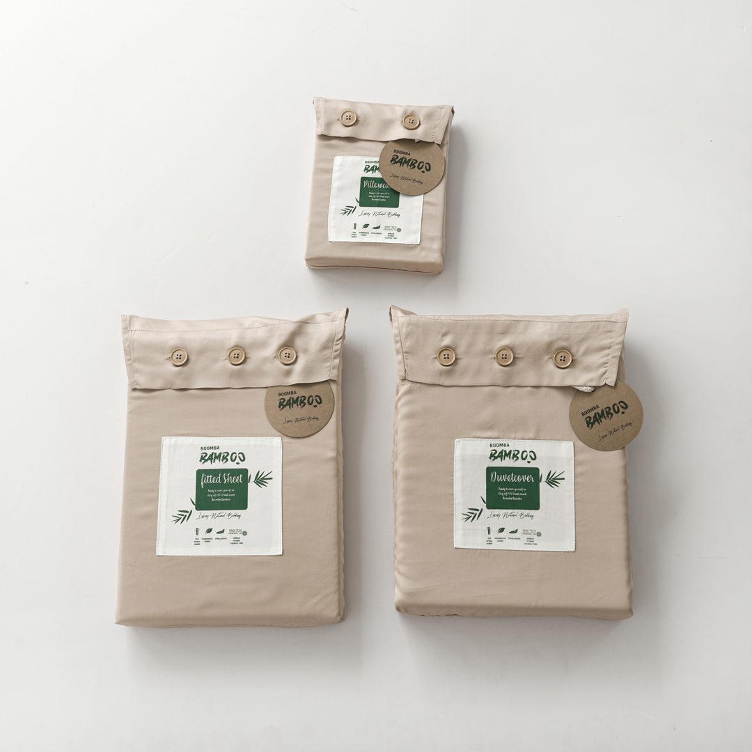 Foto van de verpakkingen van bamboe beddengoed Soft Taupe (licht bruin)