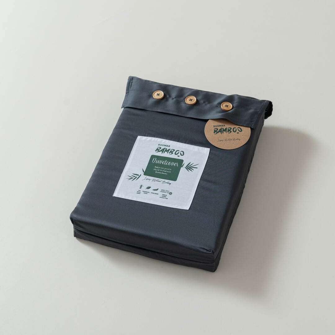 Zijaanzicht foto van de verpakking van een bamboe dekbedovertrek Space Blue 